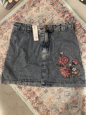 NWT denim skirt with floral
